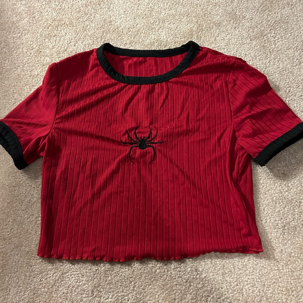 I am selling this cropped t-shirt!